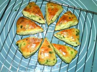 Yeast Version of Onion and Salty Scones recipe