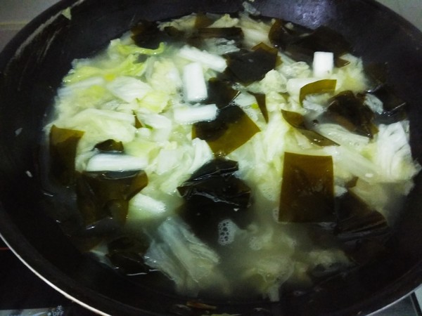 Spine Cabbage Seaweed Soup recipe
