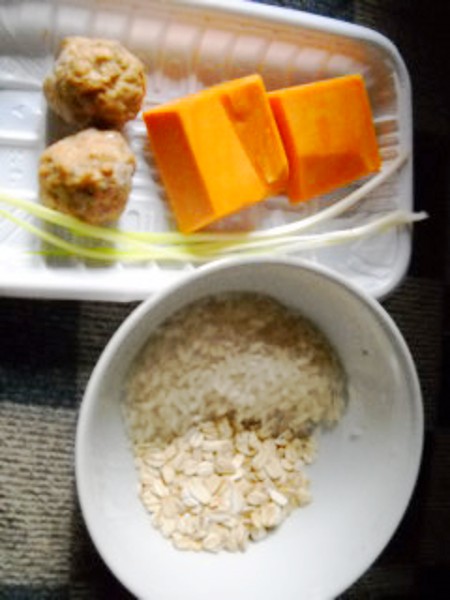 Pumpkin Meatball Oatmeal recipe