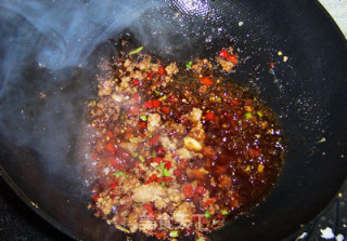 Black and White Tofu with Fish-flavored Minced Pork recipe