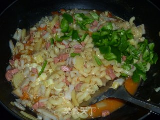 Tomato and Cheese Macaroni recipe