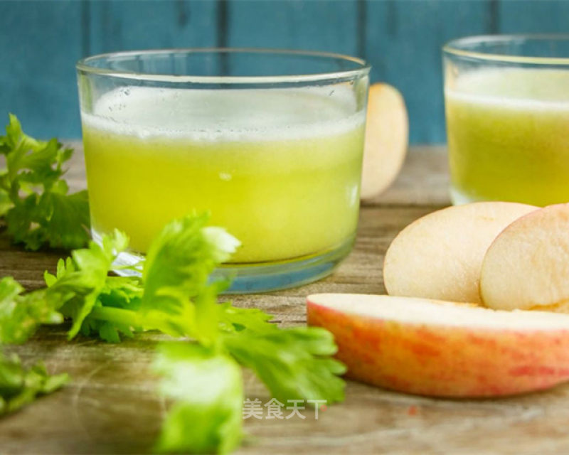 Here is A Glass of Celery Juice that Lowers Blood Pressure to Receive recipe