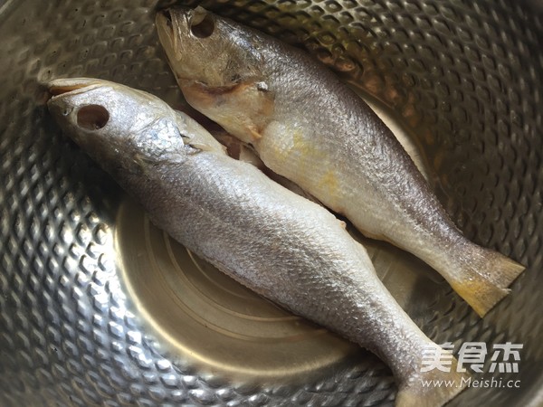 Braised Small Yellow Croaker recipe