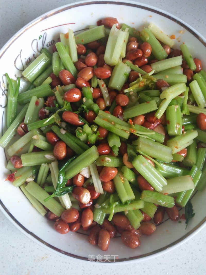 Cold Vegetables-celery Mixed with Peanuts recipe