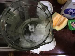 Cantaloupe Blueberry Milkshake recipe