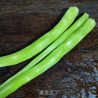 Scrambled Eggs with Lettuce recipe