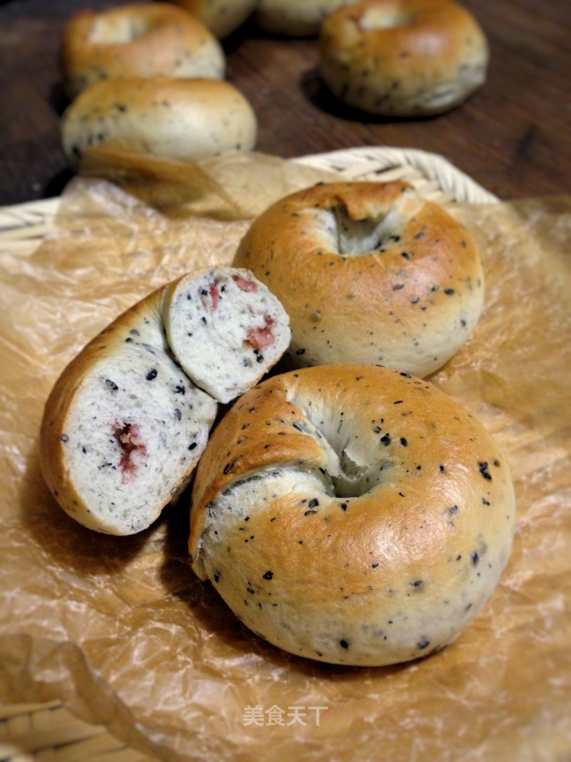 #四session Baking Contest and It's Love to Eat Festival# Black Sesame Bacon and Bagel recipe
