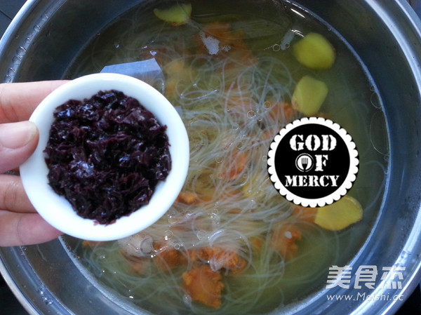 Seaweed Pork Soup that Reaped Youth recipe