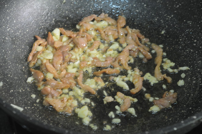 Stir-fried Shredded Pork with Purple Potatoes recipe