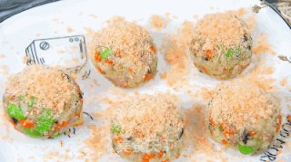 Shrimp, Miscellaneous Vegetables and Cheese Rice Ball Baby Food Supplement, Cooked Rice + Carrot + Cooked Edamame recipe