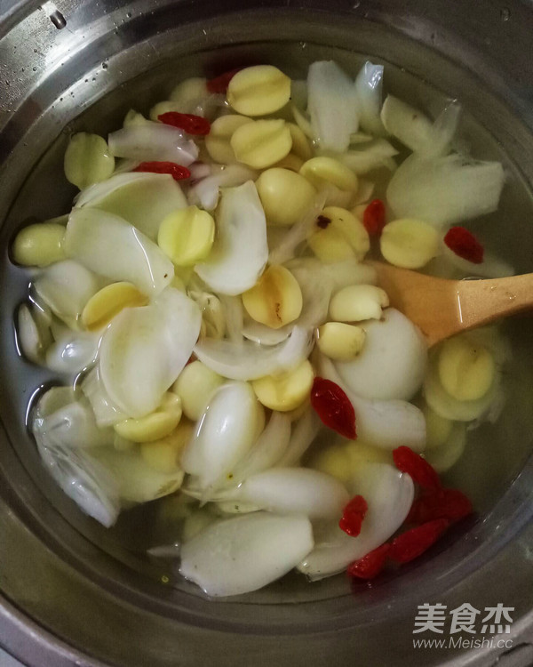 Lotus Seed Lily Soup recipe