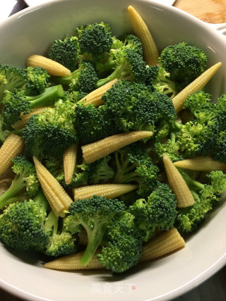 Baked Broccoli with Chicken and Mushroom Gratin --- More Detailed Steps recipe