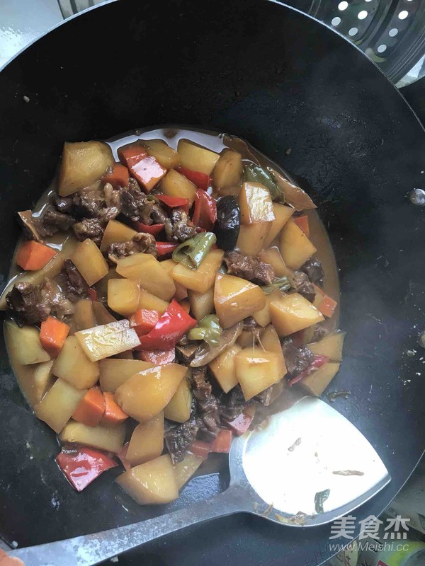 Stewed Beef Brisket with Potatoes recipe