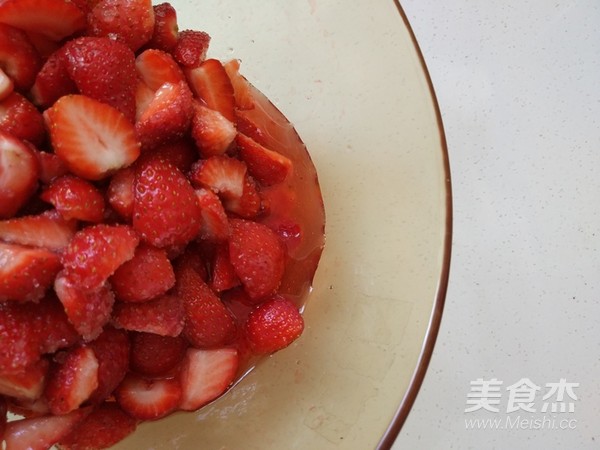 Strawberry Pulp Yogurt recipe