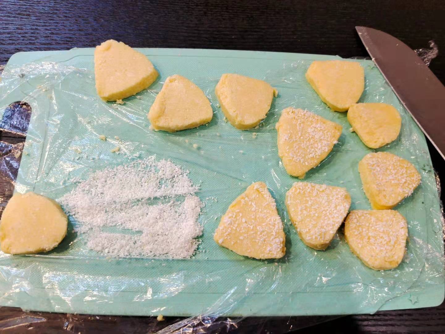 Coconut Biscuits that are Crisp to The Scum recipe