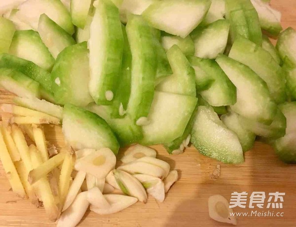 Braised Winter Melon Wide Noodles recipe