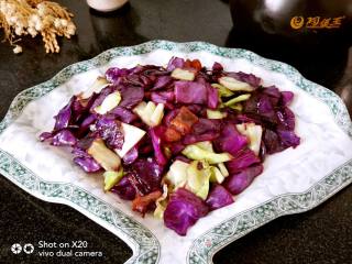 Stir-fried Purple Cabbage with Pork Belly recipe