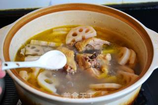 Lotus Root and Bacon Grass Chicken Soup recipe