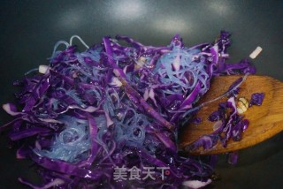 Fried Vermicelli with Purple Cabbage recipe