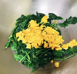 Here Comes The Scrambled Spinach with Eggs that Can Relieve Eye Fatigue recipe