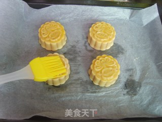 Cantonese Sands Custard Mooncakes recipe