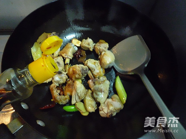 Stewed Chicken with Pine Mushroom recipe