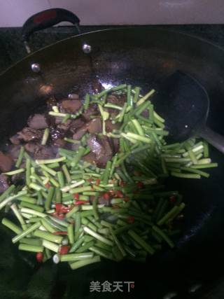 Stir-fried Bacon with Garlic Moss recipe