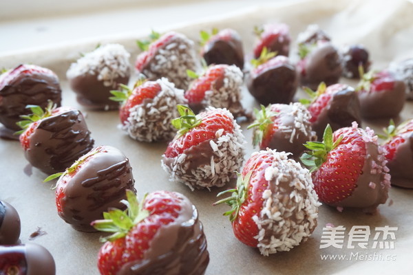 Chocolate Dipped Strawberries recipe