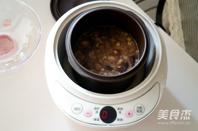 Five Grains and Bean Porridge 【electric Cooker Recipe】 recipe