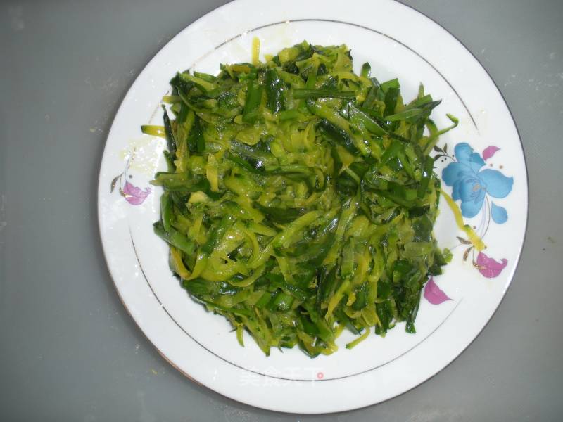 Stir-fried Chives with Shredded Pumpkin recipe