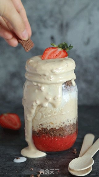 Crunchy Strawberry Milkshake recipe