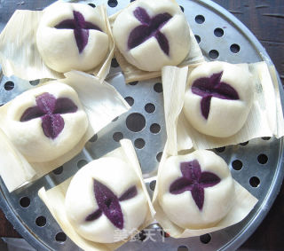 Change The Pattern to Make Steamed Buns---【purple Potato Flowering Buns】 recipe