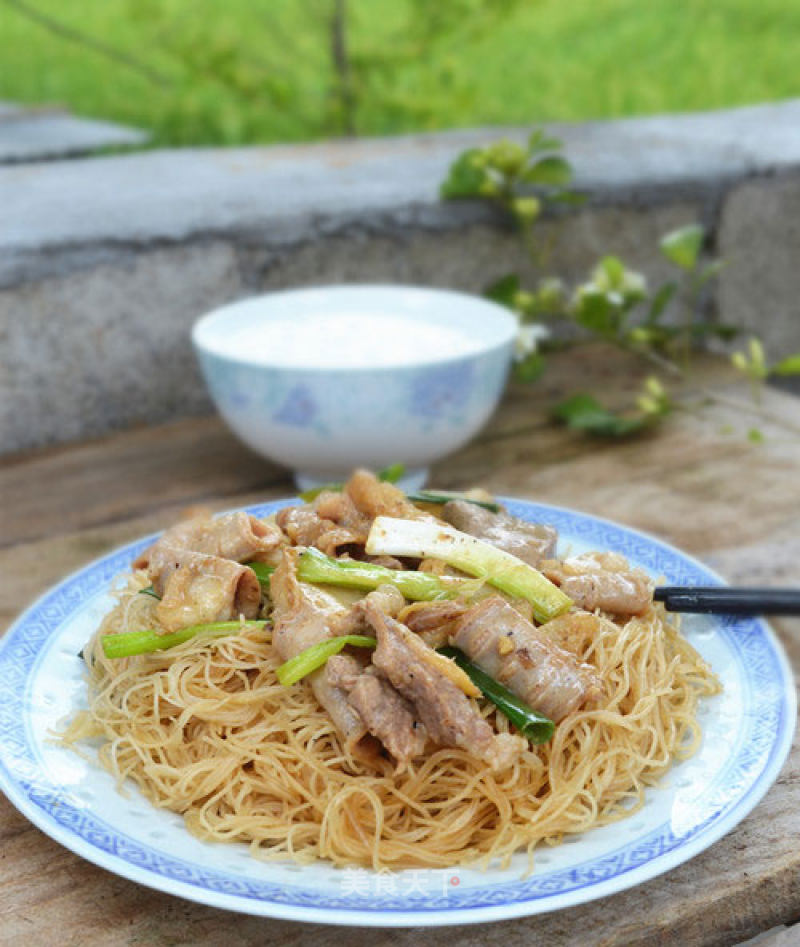 [the Breakfast in Memory] ---------fried Rice Noodles with Lean Pork and Pork recipe