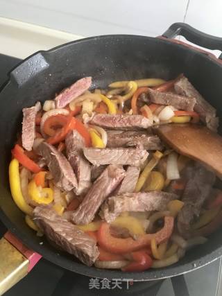 Steak Rice Bowl with Bell Pepper recipe