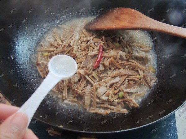 Stir-fried Shredded Pork with Bamboo Shoots recipe