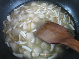 Mustard Shredded Seafood and Mushroom Dumplings recipe