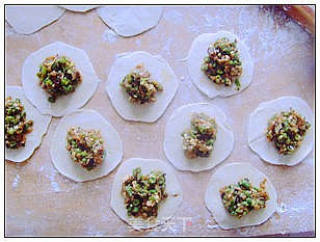 Steamed Dumplings with Carob Meat. recipe