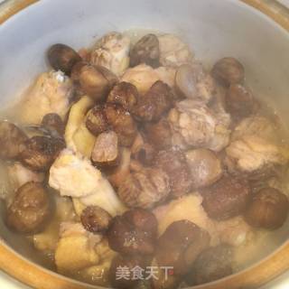 Stewed Chicken with Cuttlefish and Chestnut recipe