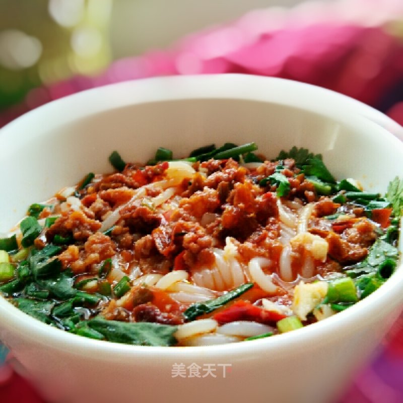 Home-cooked Rice Noodles with Pork recipe
