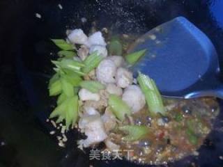 Stir-fried Fresh Scallops with Celery recipe