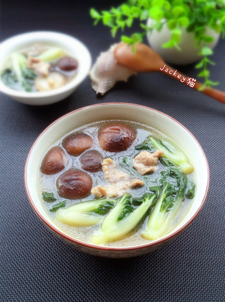 Green Vegetable and Mushroom Soup