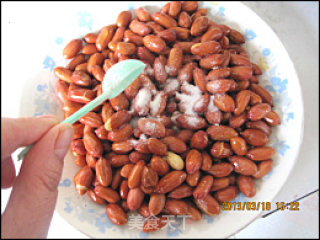 Peanuts with A Small Cold Dish with Wine recipe