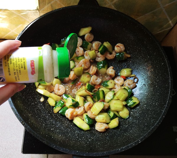 Fried Shrimp with Cucumber recipe