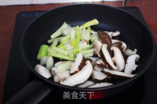 Stir-fried Red Ginseng with Sesame Oil recipe