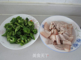 #trust之美#green Pepper Twice Cooked Pork recipe