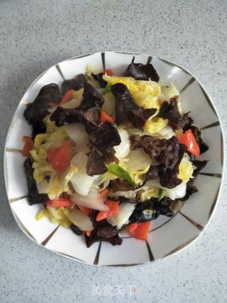 Stir-fried Bell Pepper with Cabbage Fungus recipe