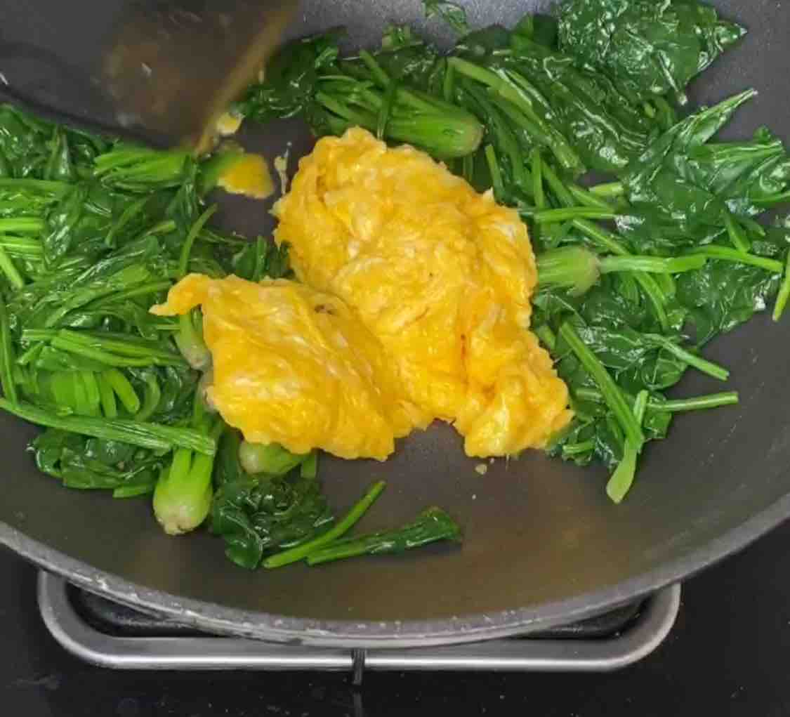 Scrambled Eggs with Linseed Oil (flax Oil) and Spinach recipe