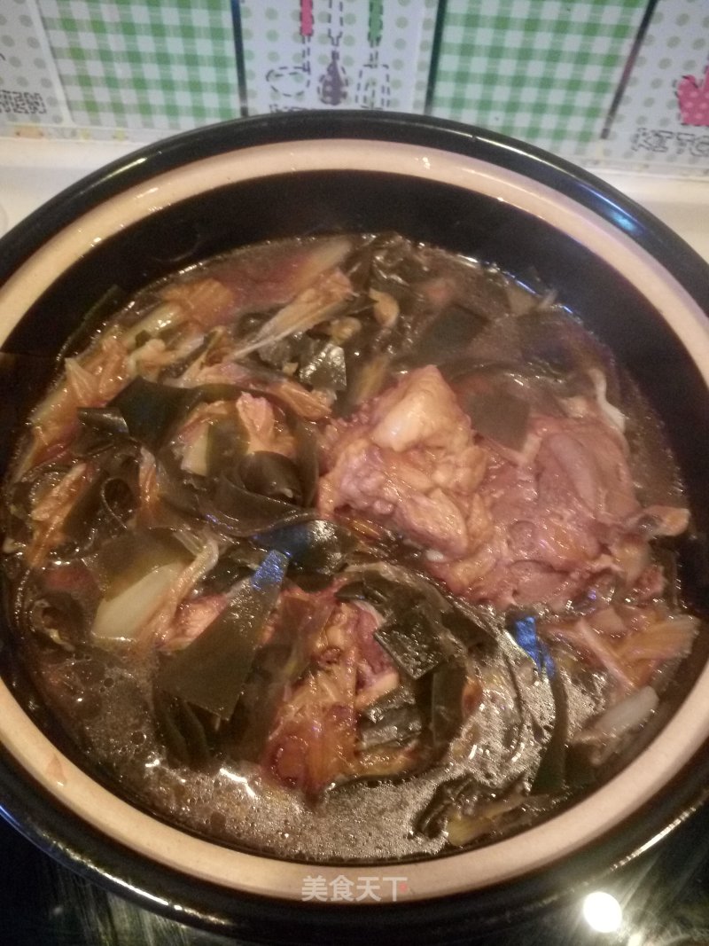 Stewed Vermicelli with Big Bones in Casserole Cabbage and Seaweed recipe