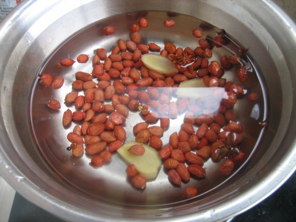 Peanuts Mixed with Celery recipe