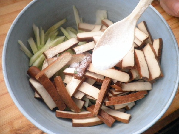 Cucumber Mixed with Fragrant Dried recipe